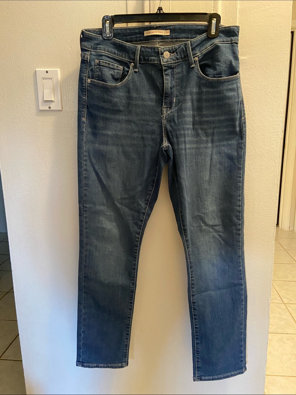 Levi's Women's Skinny Jeans in Blue Wash